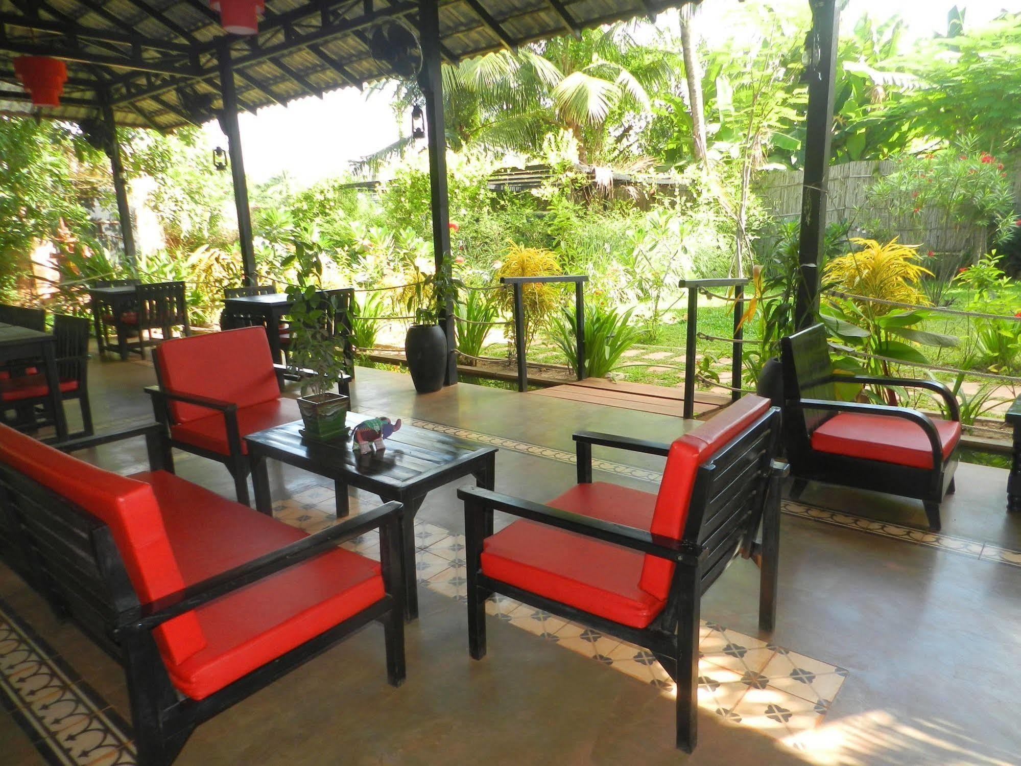 Villa Nissa Siem Reap Buitenkant foto